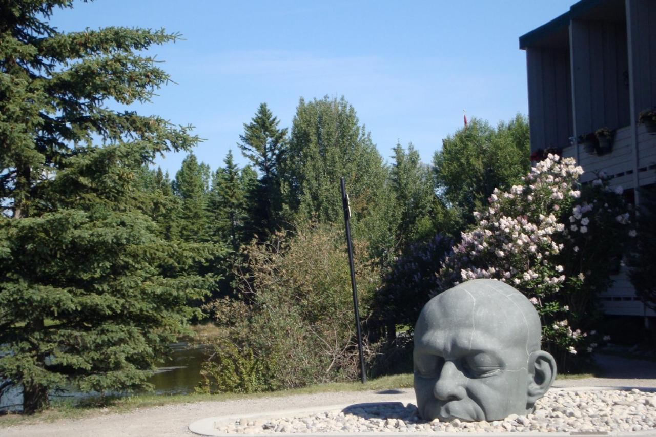 Apartment 406, Indigenous Artefacts Canmore Exterior foto