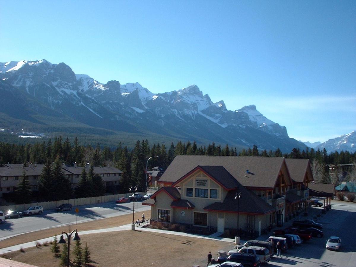 Apartment 406, Indigenous Artefacts Canmore Exterior foto